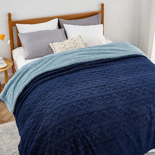 Miniatura 11 de Bedsure Gentlesoft - Manta de forro polar Sherpa para sofá, mullida y acogedora manta de jacquard para mujer, regalo de Navidad, gruesa y cálida