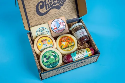 Miniatura 16 de Caja de regalo de Cheese Bros. Brotherhood Fresco de Wisconsin Surtido de Gouda, Havarti, Mozzarella y Fratello Gran idea de regalo de comida