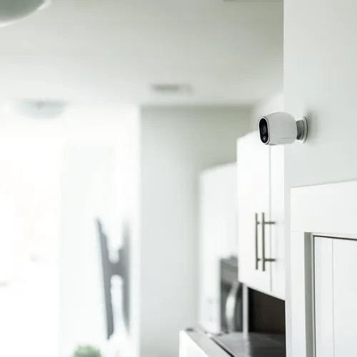 Miniatura 5 de Arlo - Seguridad inalámbrica para el hogar Visión nocturna, interior/exterior, video HD, montaje en pared Incluye almacenamiento en la nube