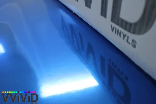 Miniatura 2 de VViViD, rollo de vinilo que se adapta para auto, azul cromado con canalizado para facilitar la salida del aire, adhesivo listo para usar, hágalo