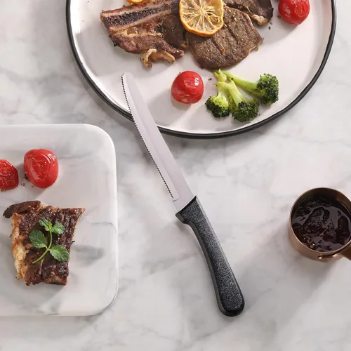 Miniatura 5 de New Star Foodservice Cuchillo para carne de acero inoxidable con mango de plástico, hoja dentada redondeada de 4.5 pulgadas, juego de 12