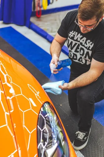 Miniatura 5 de OPTI-COAT Hyper Seal – Crea una superficie súper resbaladiza para una fácil limpieza en entornos de alta contaminación; uso en pintura, molduras