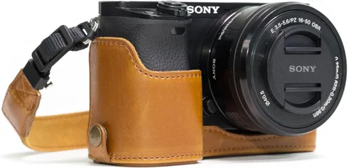 Miniatura 10 de MegaGear Ever Ready - Funda de piel para cámara compatible con Sony Alpha A6300, A6000