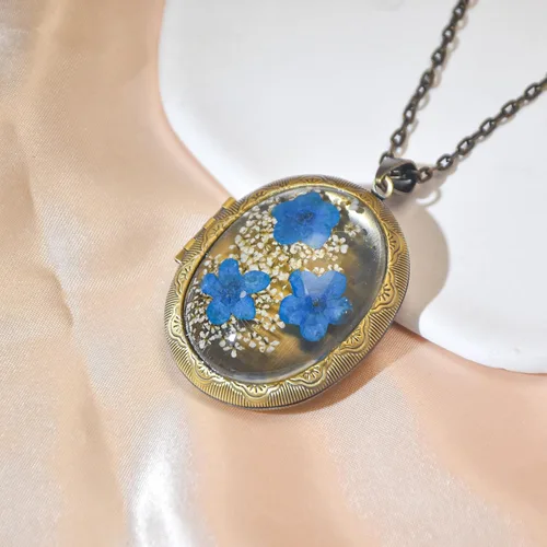 Miniatura 92 de Collar de flores silvestres prensadas con encaje de Forget-Me-Not y Queen Anne Collar de flores prensadas de oro Collares hechos a mano