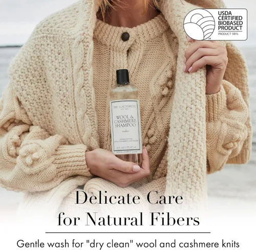 Miniatura 2 de The Laundress Champú de lana y cachemira, 31 lavados, detergente líquido concentrado para lavandería, aroma a cedro, delicado lavado en frío a mano