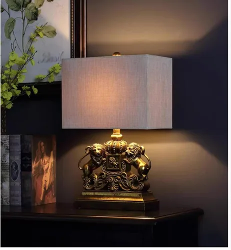 Miniatura 2 de Lámparas de escritorio con interruptor de botón de enchufe, lámpara de mesa creativa de león para dormitorio, mesita de noche, luz de escritorio