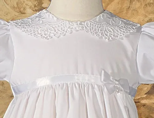 Miniatura 2 de Vestido de bautismo de polialgodón de 24.0in con cuello de encaje y dobladillo