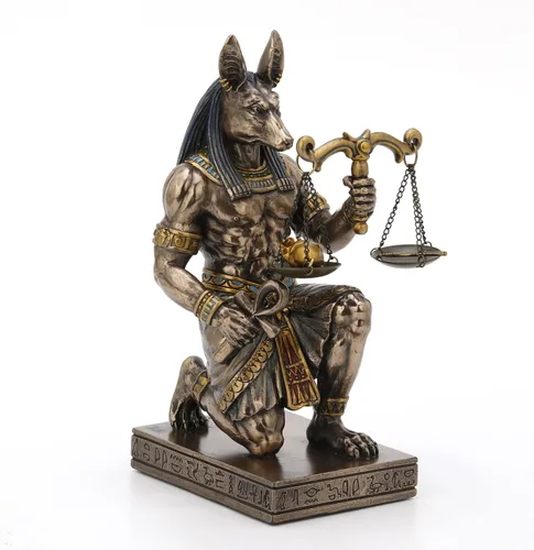 Veronese Design 7 1/4" arrodillado Anubis Holding Escala de Verdad y Justicia Estatua de Resina Acabado Bronce Acabado en bronce fundido en frío