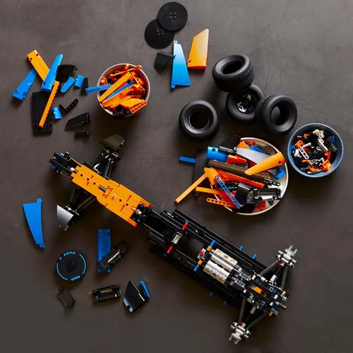 Miniatura 5 de LEGO 42141 Technic McLaren Formula 1 2022 Kit de construcción de modelo de coche de carreras, juego de deportes de motor F1, idea de regalo