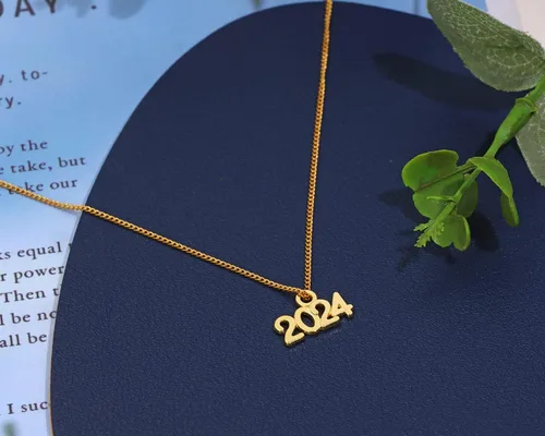Miniatura 6 de Tupalizy 100 cuentas de aleación para el año 2024 para graduación, collar con borla, colgante, pulsera, aretes, llavero, joyería, hallazgos