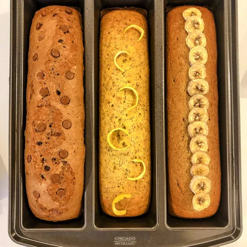 Miniatura 7 de Chicago Metallic Bandeja Profesional para Lasaña Trio, Perfecta para panes de molde, pasteles y más, 12.5 por 16 por 3 pulgadas, Plateado