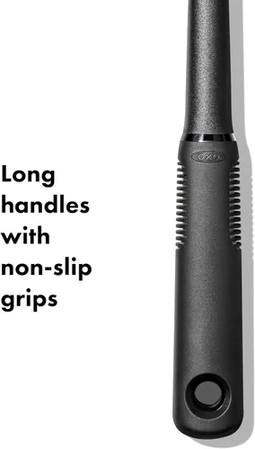 Miniatura 2 de OXO Good Grips cucharón de nylon, Volteador cuadrado de nailon, paquete de de 1, Negro
