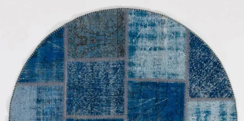 Miniatura 2 de Round Handmade Vintage Turkish Patchwork Rug, Circular Modern Re-Dyed Patchwork Carpet. D391