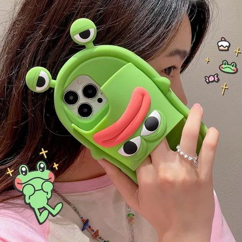 Miniatura 2 de Yatchen Fundas Kawaii para iPhone 13, bonitas fundas de teléfono con diseño de dibujos animados verdes con boca de salchicha, rana, chanclas, funda
