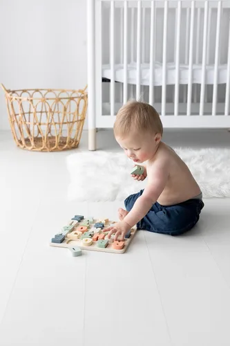 Miniatura 7 de Pearhead Rompecabezas de madera del alfabeto, juguete de aprendizaje ABC para niños pequeños, tablero de rompecabezas educativo Montessori