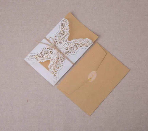 Miniatura 4 de Hosmsua 50 invitaciones de boda florales rústicas blancas personalizadas con lazo de cuerda de cáñamo