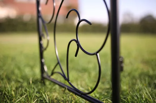 Miniatura 5 de Arco de jardín de acero de 7 pies 5 pulgadas de alto x 4 pies 2 pulgadas de ancho con puerta, cenador de jardín para varias plantas trepadoras