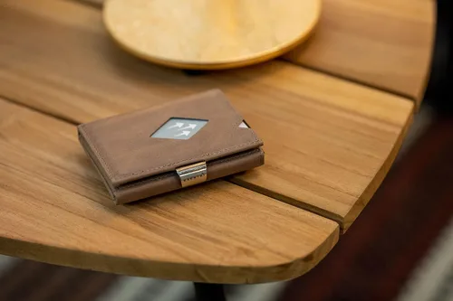 Miniatura 8 de Multiwallet con protección RFID con tarjetero con cierre a presión, Camello, Billetera triple