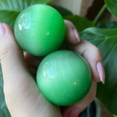 Miniatura 3 de Bolas artificiales de cristal Baoding de ojo de tigre de gato verde de 2 pulgadas, bolas de terapia de manos, bolas de estrés para aliviar