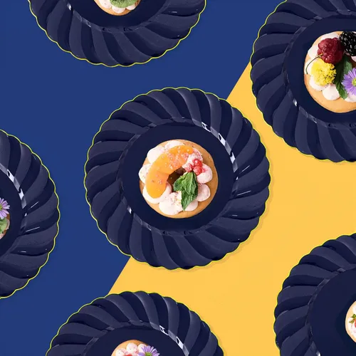 Miniatura 9 de YOUBET Paquete de 100 platos de plástico festoneado azul, platos desechables azul marino de 6.5 pulgadas, elegante plato de postre vintage de alta