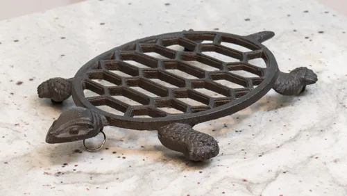 Miniatura 4 de GASARÉ, Salvamanteles de hierro fundido para platos calientes, ollas y sartenes, salvamanteles de metal, diseño de tortuga marina, tapas de patas