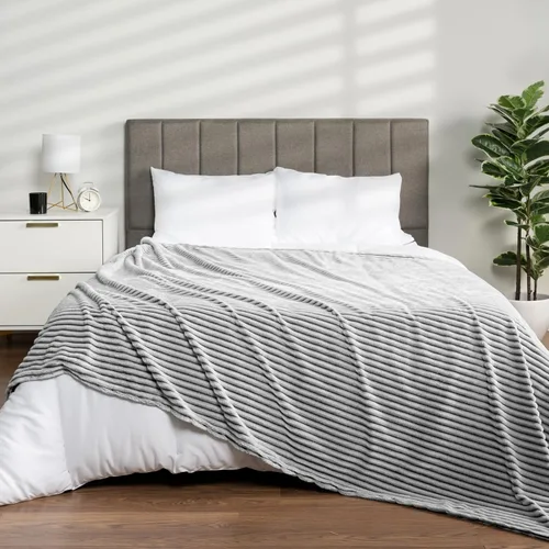 Miniatura 12 de PAVILIA Manta de forro polar súper suave, manta de franela de felpa mullida, cálida y acogedora manta de microfibra acanalada para sofá o cama, Negro