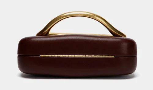 Miniatura 5 de Bolsos de noche de cuero sintético para mujer con cadena, bandolera de moda, decoración de metal, bolso de hombro casual 2025 A Blanco