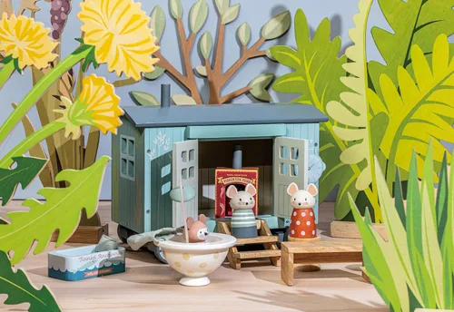 Miniatura 8 de Tender Leaf Toys - Cabaña del Pastor de la Pradera Secreta - Cabaña de Pastor de Madera Portátil y Amueblada con Ruedas, Incluye 11 Piezas
