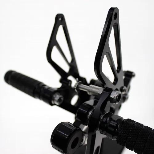 Miniatura 5 de Reposapiés de motocicleta ajustable de aluminio para Yamaha YZF R6 2006 2007 2008 2009 2010 2011 2012 2013 2014 (negro)