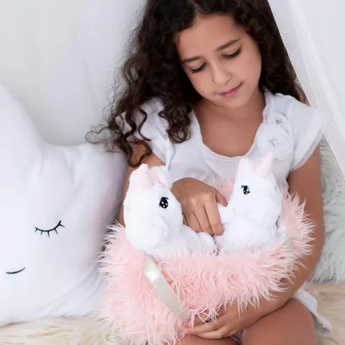 Miniatura 6 de Perfectto Design Juguetes de unicornio para niñas de 3, 4, 5 años. Set de 4 piezas - Animal de peluche mamá bebé, bolso y una manta para muñeca.