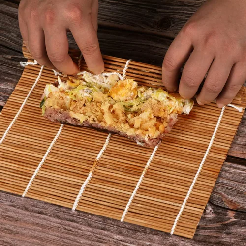 Miniatura 5 de MIUQILAIY Alfombrilla de bambú para sushi de 9.5"x9.5", rodillo para kimbap (2 PIEZAS)