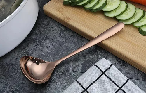 Miniatura 4 de Comicfs Cucharón de sopa, paquete de 4 unidades, acero inoxidable SUS 304 duradero con cuchara de sopa de gran volumen chapada en titanio pulido