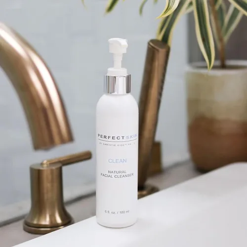 Miniatura 6 de PERFECT SKIN BY CHRISTIE KIDD, PA-C Limpiador facial natural limpio - Lavado facial suave con aloe, hoja de olivo y árbol de té - Calma, hidrata