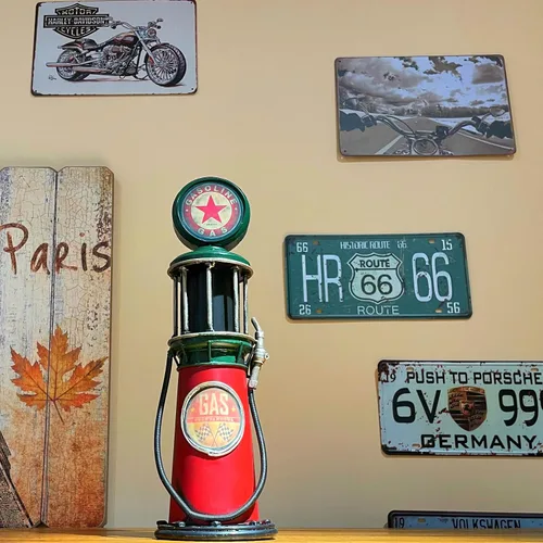Miniatura 2 de Modelo de Bomba de Gasolina Decoración del Hogar Alcancía Estación de Gasolina de Metal Bomba de Gasolina Estatua Petroliana Estilo Antiguo