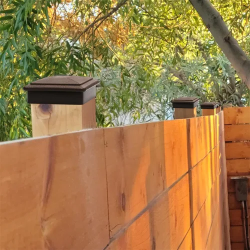 Miniatura 4 de Tapas para postes, soporte de poste de madera de 4 x 4 pulgadas (real 3.5 x 3.5 pulgadas), cubierta de plástico impermeable para postes de madera