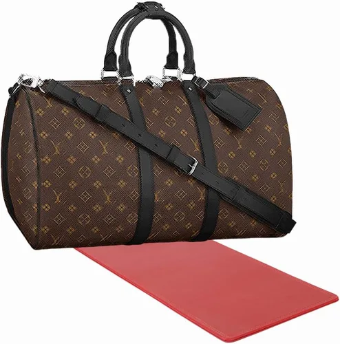 Bolsa de piel vegana con base de talladora en color rojo cereza compatible con la bolsa de diseñador Keepall 45