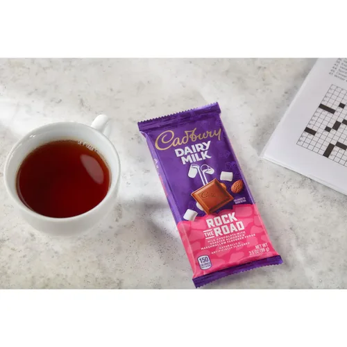 Miniatura 6 de CADBURY DAIRY MILK Rock the Road - Barras de chocolate con leche, 3.5 onzas (14 unidades)