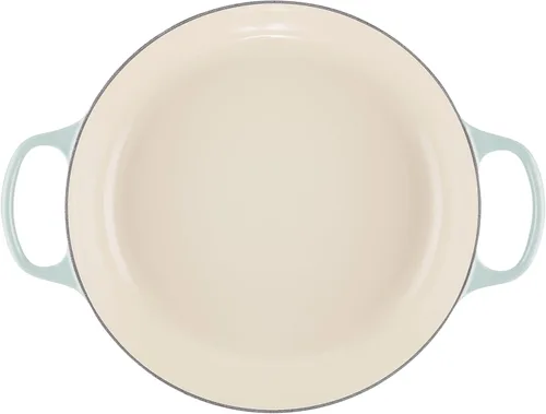 Miniatura 3 de Le Creuset Signature Cacerola de hierro fundido esmaltado, 3.5 cuartos de galón, color gris claro azulado (Sea Salt)