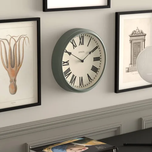 Miniatura 2 de JONES CLOCKS® Reloj de pared Hackney Reloj clásico de números romanos 12 pulgadas Verde Diseño tradicional para cocinas, pasillos o espacios