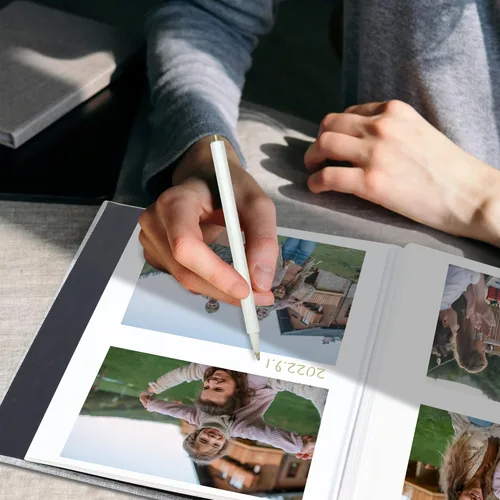 Miniatura 5 de Vienrose - Álbum de fotos grande autoadhesivo para fotos 4x6 8x10, álbum de recortes de lino DIY, 40 páginas en blanco con un bolígrafo metálico