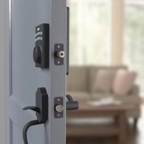 Miniatura 7 de Amazon Basics Cerradura de Puerta con Pestillo de Seguridad y Teclado Electrónico con Control Táctil sin Llave, Instalación Fácil, Bloqueo Negro mate