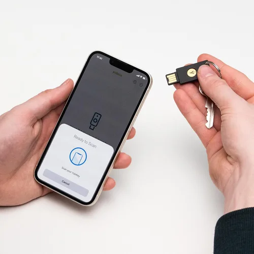 Miniatura 10 de Yubico - YubiKey 5 NFC - Clave de seguridad de autenticación multifactor (MFA) y llave de acceso, Conéctese a través de USB-A o NFC, certificado