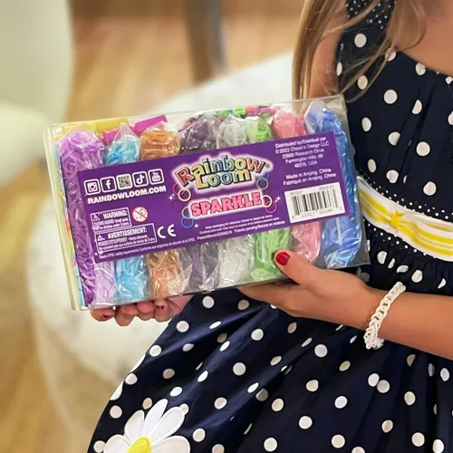 Miniatura 13 de Rainbow Loom® Treasure Box Sparkle Edition, 8,000 bandas de goma en 8 colores brillantes diferentes, y un bono de 2 telares felices, grandes