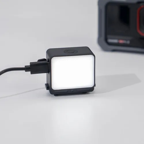 Miniatura 9 de JJC Luz LED para Insta360 Ace Pro 2 accesorios, accesorio de luz de relleno auxiliar magnética, recargable IPX5 impermeable, mini luz de video
