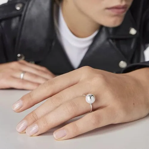 Miniatura 4 de Anillo TOUS Sweet Dolls en plata de ley con perla.