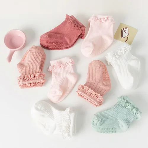 Miniatura 2 de Calcetines antideslizantes para niñas pequeñas, diseño de volantes antideslizantes con empuñaduras para bebés de 0 a 3 años (paquete de 8)