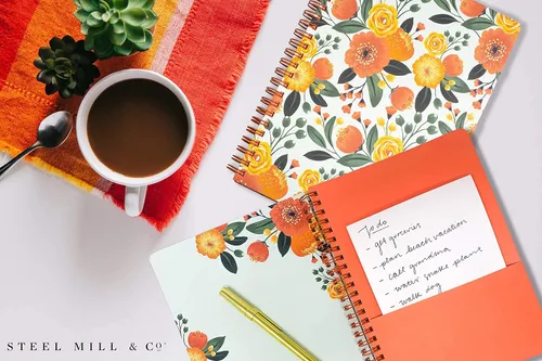 Miniatura 9 de Steel Mill & Co - Cuaderno de espiral mini lindo, 8.25" x 6.25", diario con tapa dura y 160 páginas forradas, diseño floral naranja Anaranjado floral