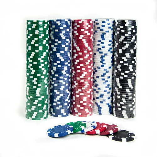 Miniatura 8 de Tradeopia Juego de 500 fichas de póquer con estuche de aluminio, incluye 1 ficha de distribuidor, 2 barajas de cartas, 5 dados rojos, juego
