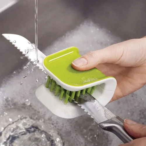 Miniatura 2 de Joseph Joseph BladeBrush - Cepillo limpiador de cuchillos y cubiertos, cepillo de cerdas para lavado de cocina, antideslizante, talla única