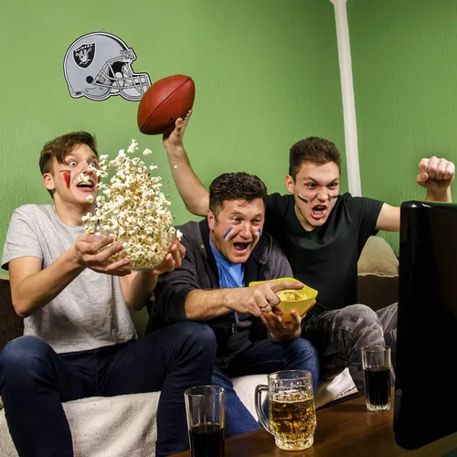 Miniatura 5 de FOCO - Letrero de madera para casco de fútbol americano de Las Vegas Raiders, edición limitada, arte de pared de la NFL en colores del equipo, tiene